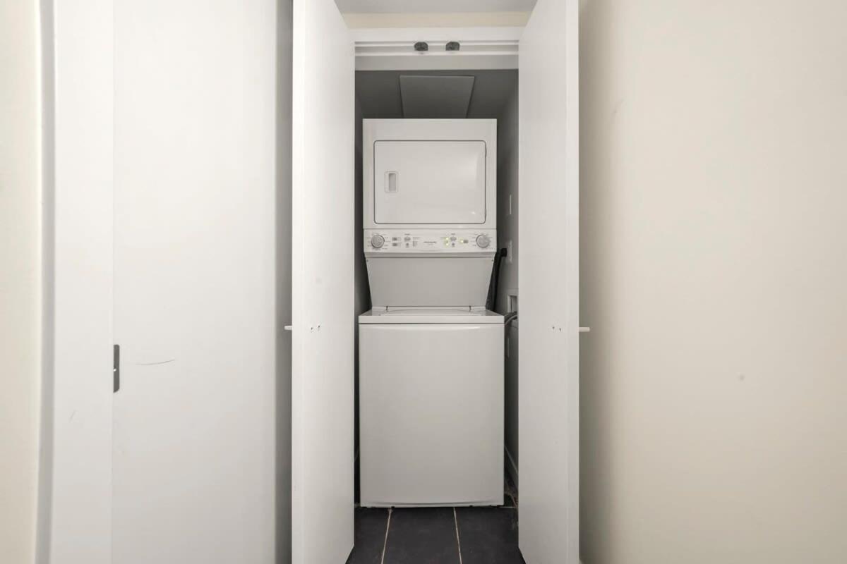 Dazzling Condo By Stadium Downtown With Free Parking バンクーバー エクステリア 写真
