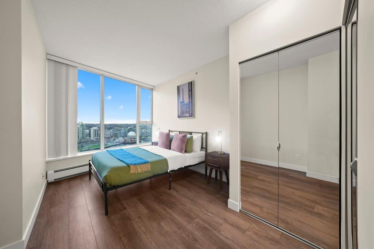 Dazzling Condo By Stadium Downtown With Free Parking バンクーバー エクステリア 写真