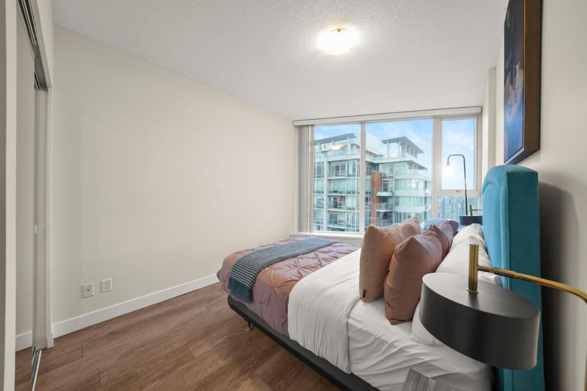 Dazzling Condo By Stadium Downtown With Free Parking バンクーバー エクステリア 写真