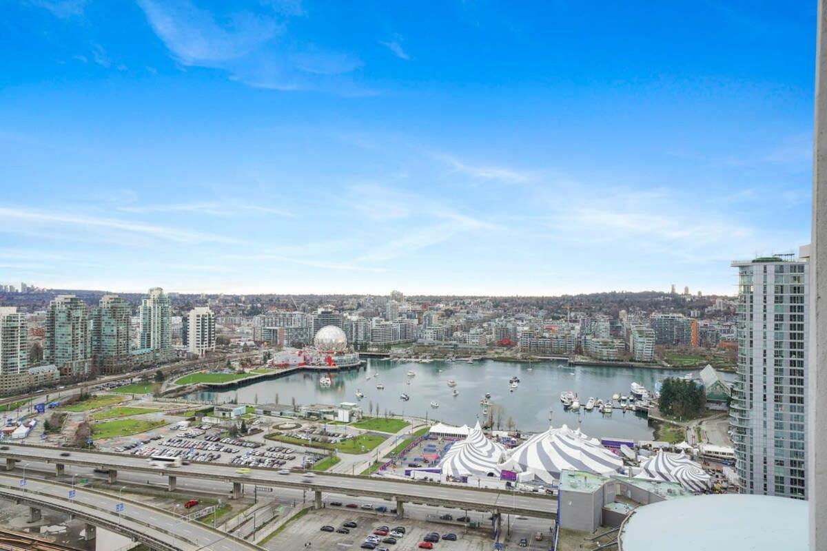 Dazzling Condo By Stadium Downtown With Free Parking バンクーバー エクステリア 写真