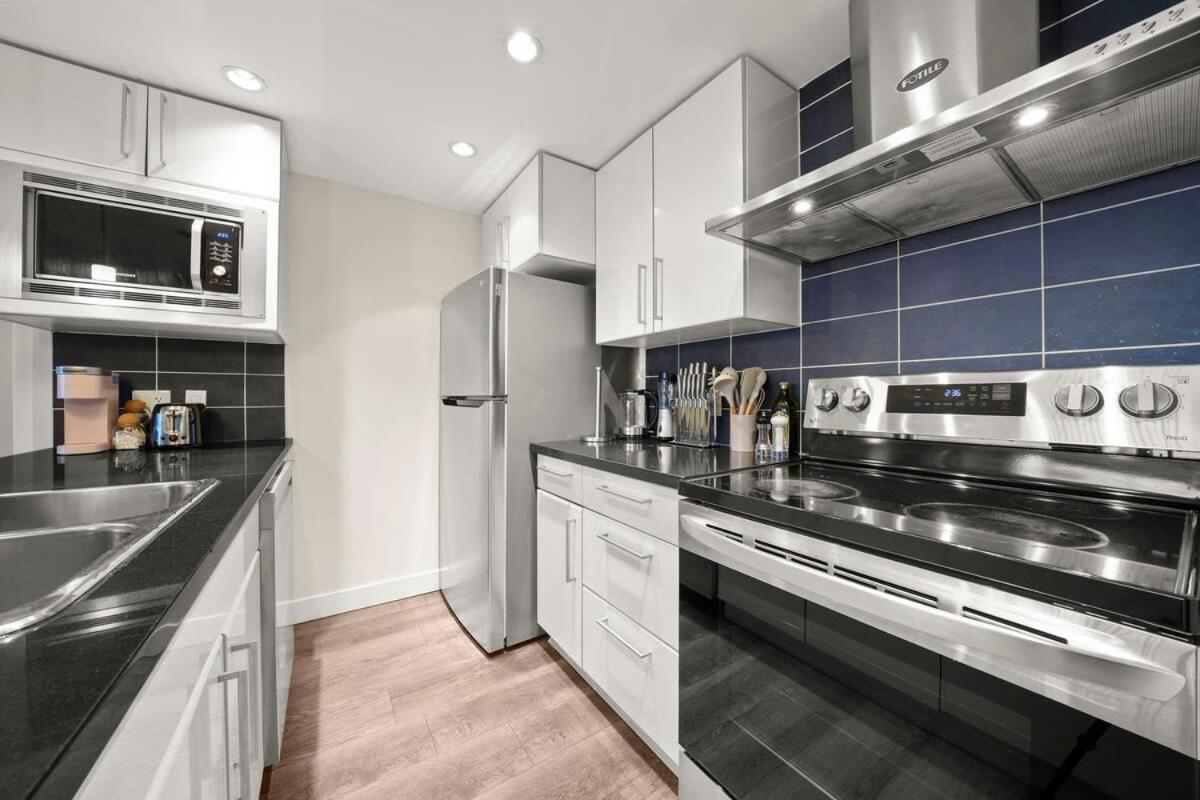 Dazzling Condo By Stadium Downtown With Free Parking バンクーバー エクステリア 写真